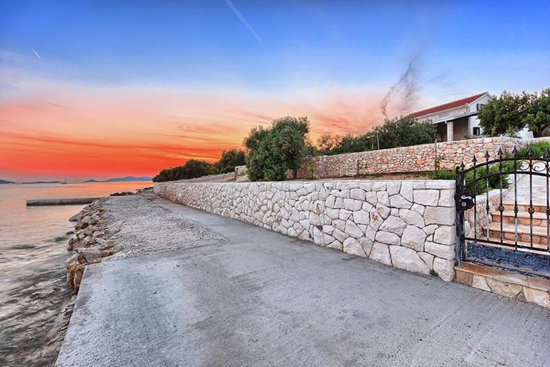 Traditional Dalmatian Stone House By The Sea Okrug Gornji Kültér fotó